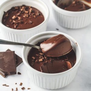Mousse de Chocolate ao Leite com Raspas de Chocolate